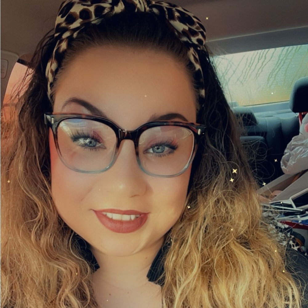 Meet your Posher, Nicole